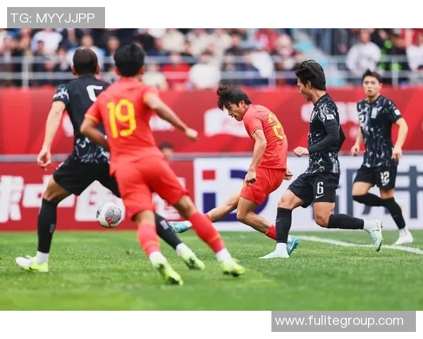 足球盛宴：明星球员与综艺节目碰撞的精彩瞬间与背后故事